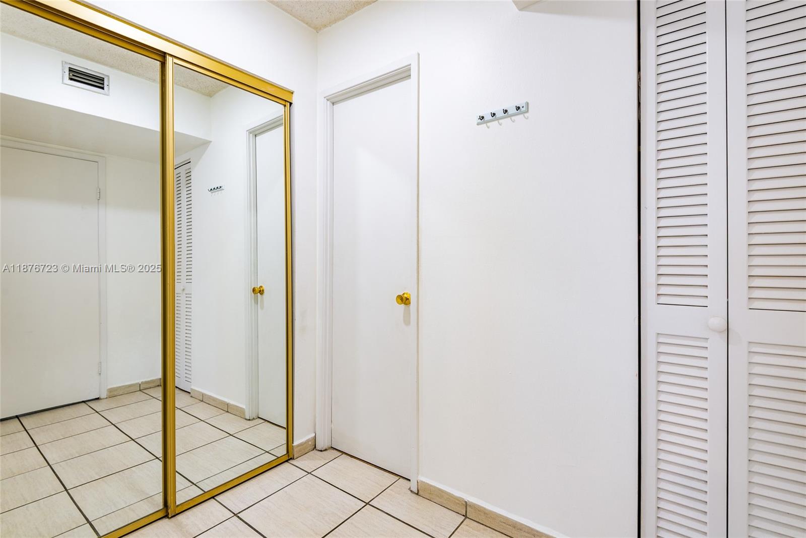 JADE WINDS GROUP-DAISY GA - Residential