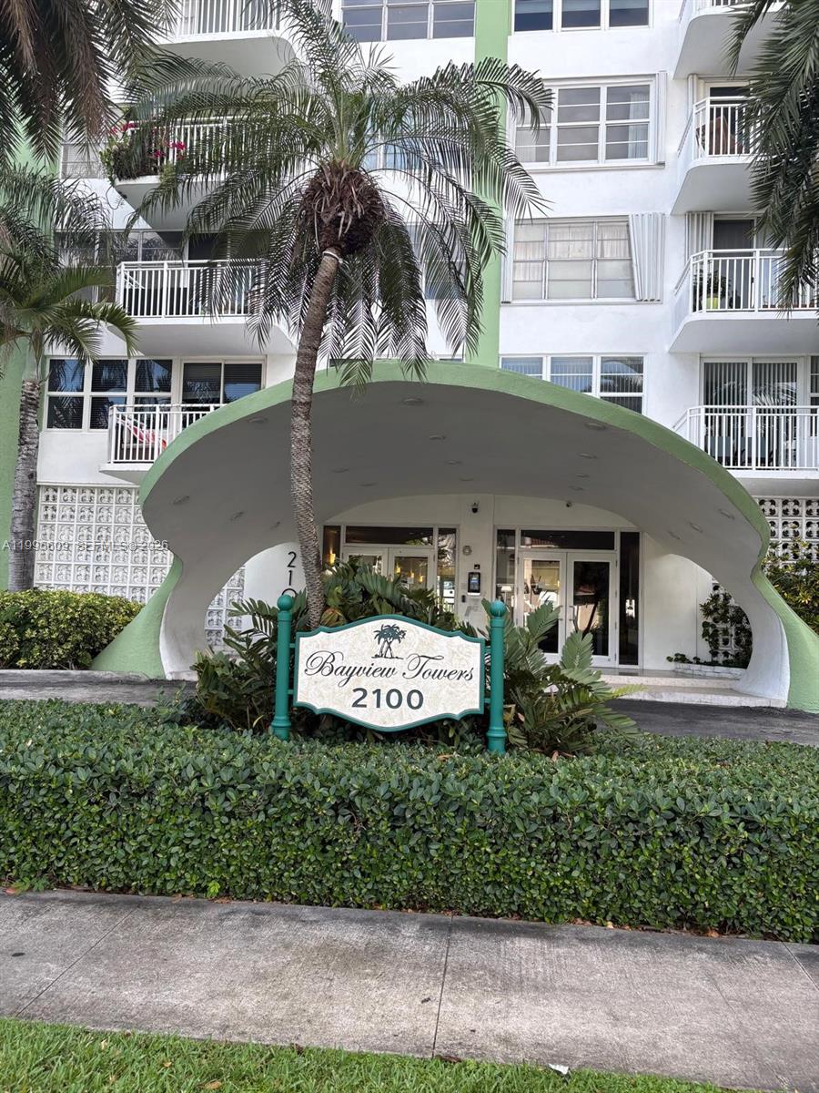 BAYVIEW TOWERS CONDO SOUT - Residential
