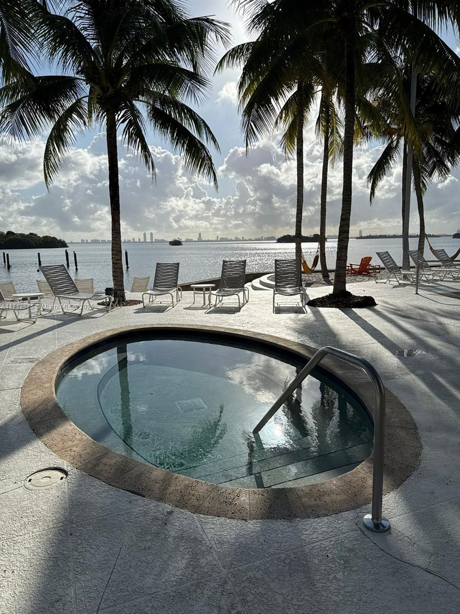 NIRVANA CONDO NO FIVE CON - Residential