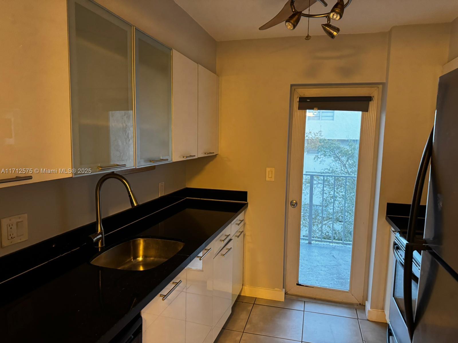 NIRVANA CONDO NO FIVE CON - Residential