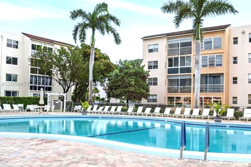 SOMERSET NO 1 CONDO - Residential