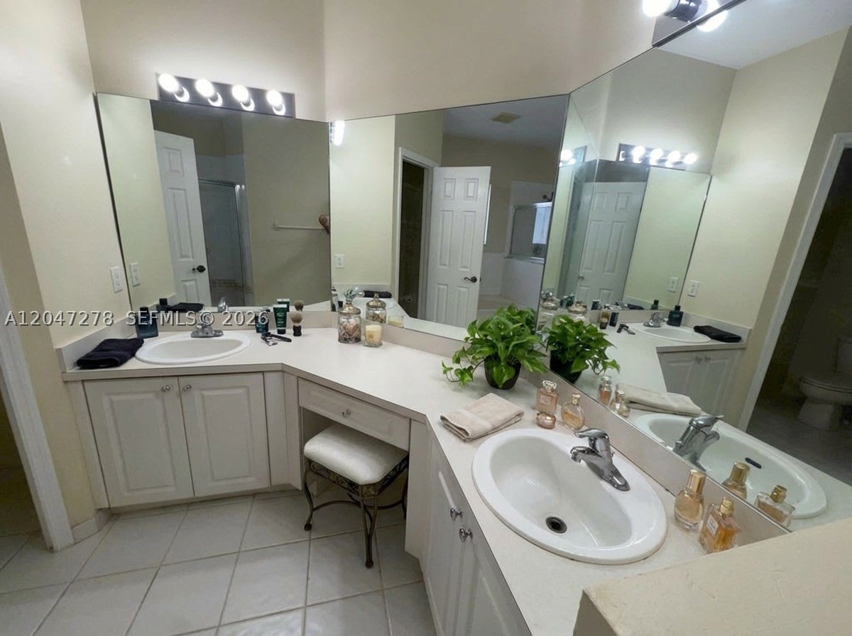 TOWNGATE NORTH - Residential Lease