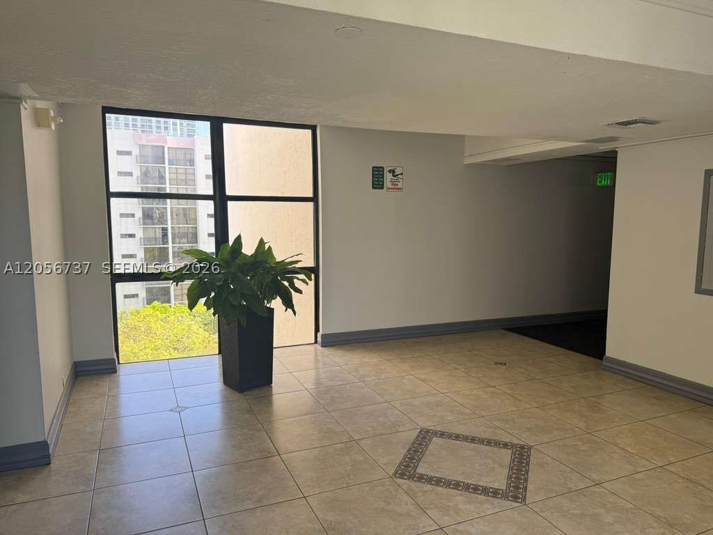 PLAZA OF AMERICAS CONDO P - Residential