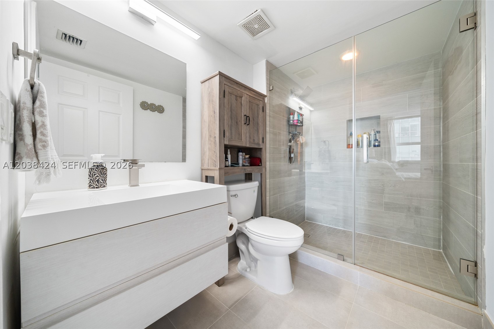 THE MARK ON BRICKELL COND - Residential Lease