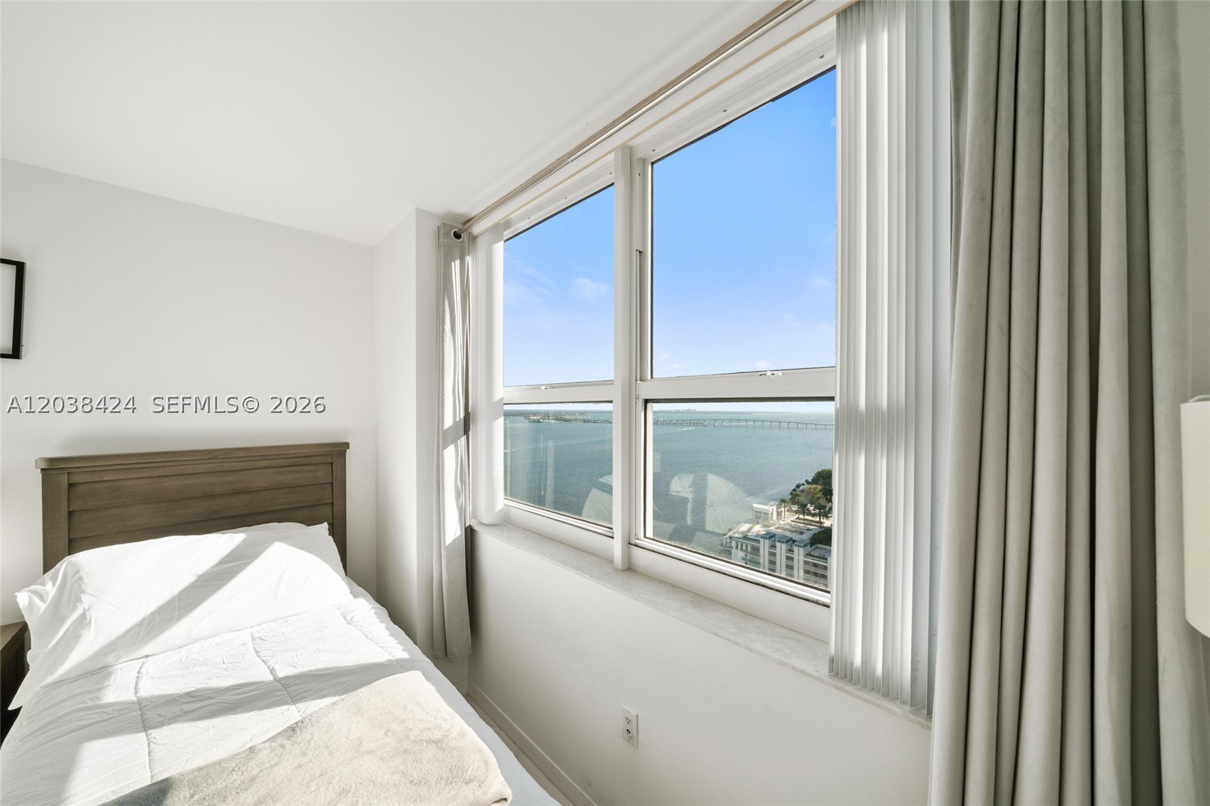 THE MARK ON BRICKELL COND - Residential Lease