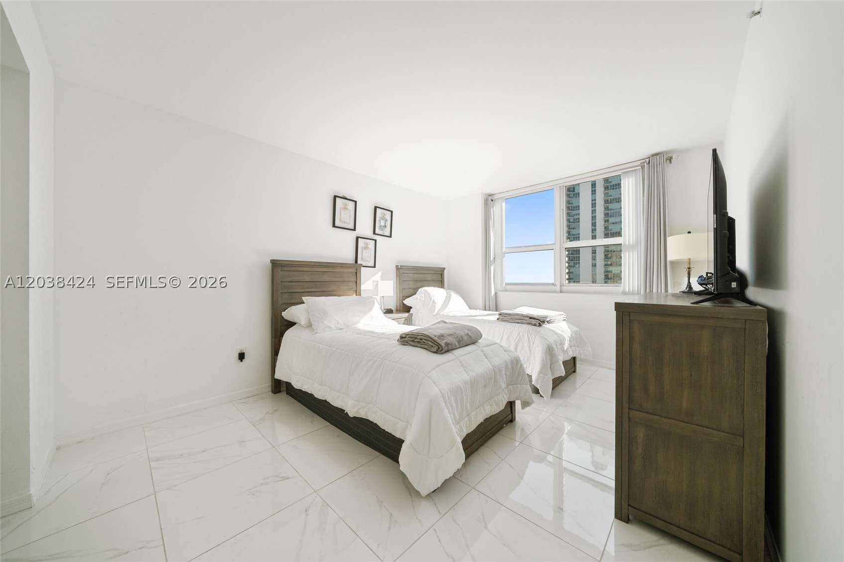 THE MARK ON BRICKELL COND - Residential Lease