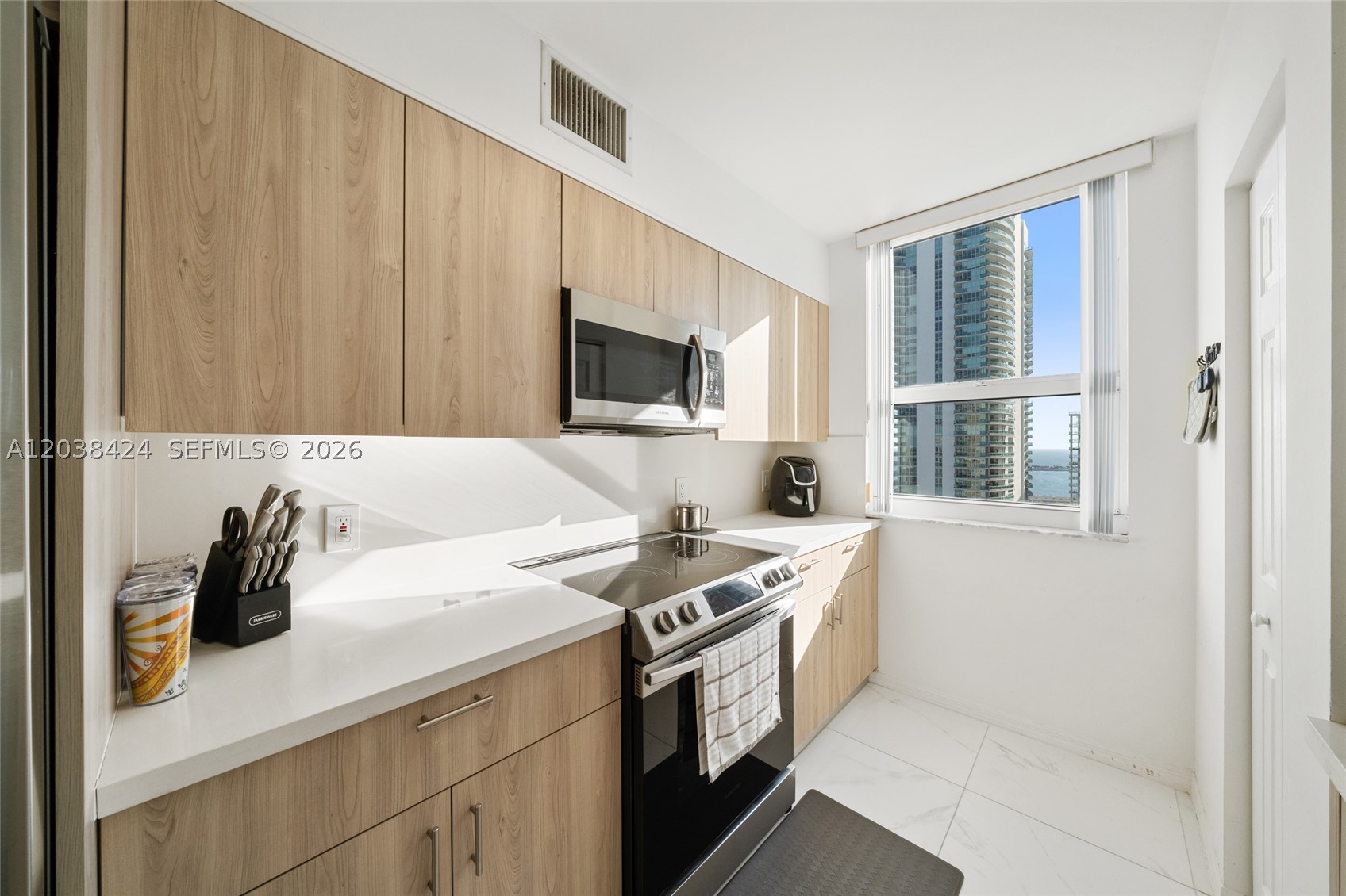 THE MARK ON BRICKELL COND - Residential Lease
