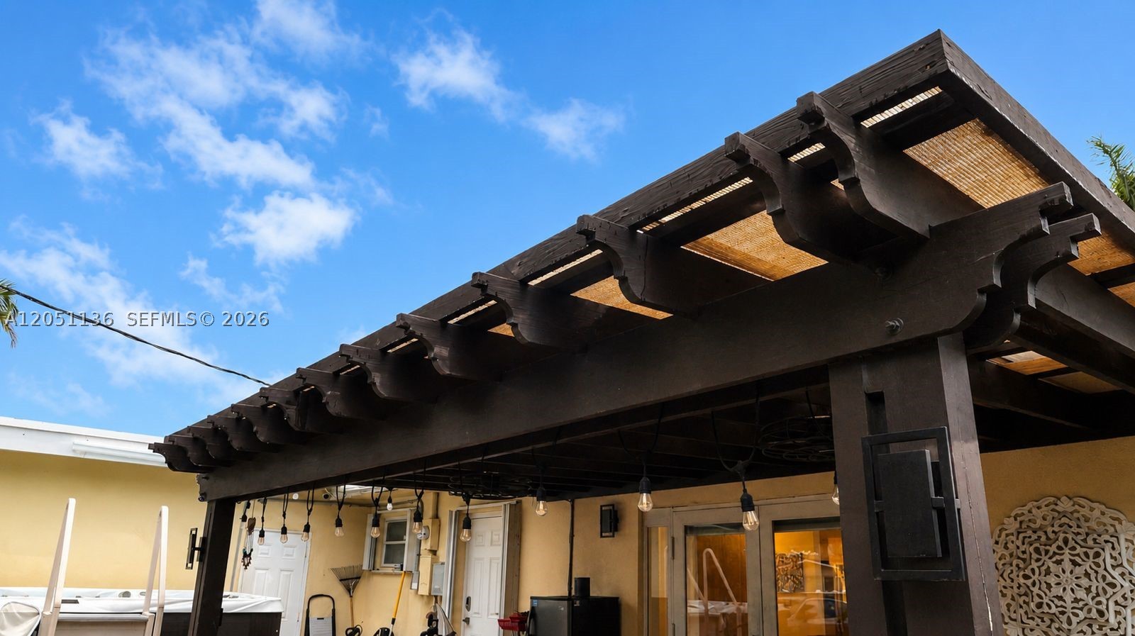 HOLLYWOOD HOMESITES HIGH - Residential