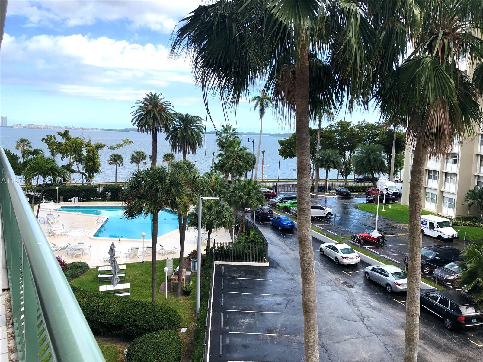 BRICKELL BAY TOWER CONDO - Residential