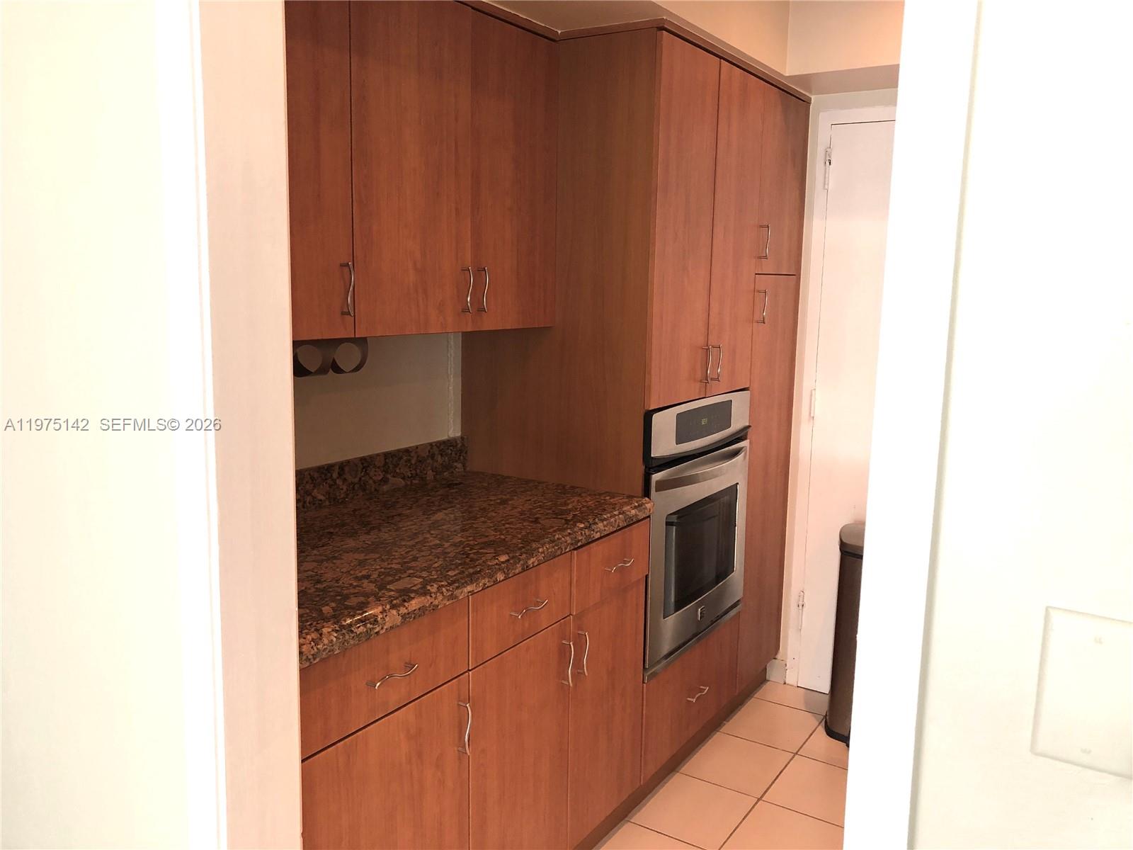 BRICKELL BAY TOWER CONDO - Residential