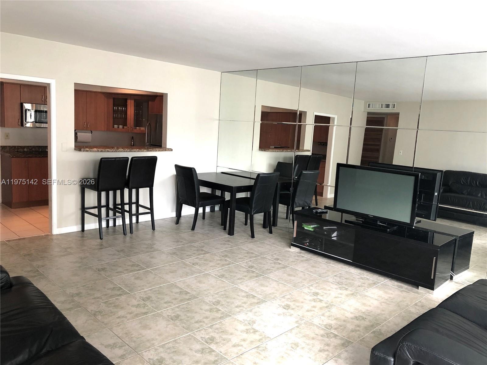 BRICKELL BAY TOWER CONDO - Residential