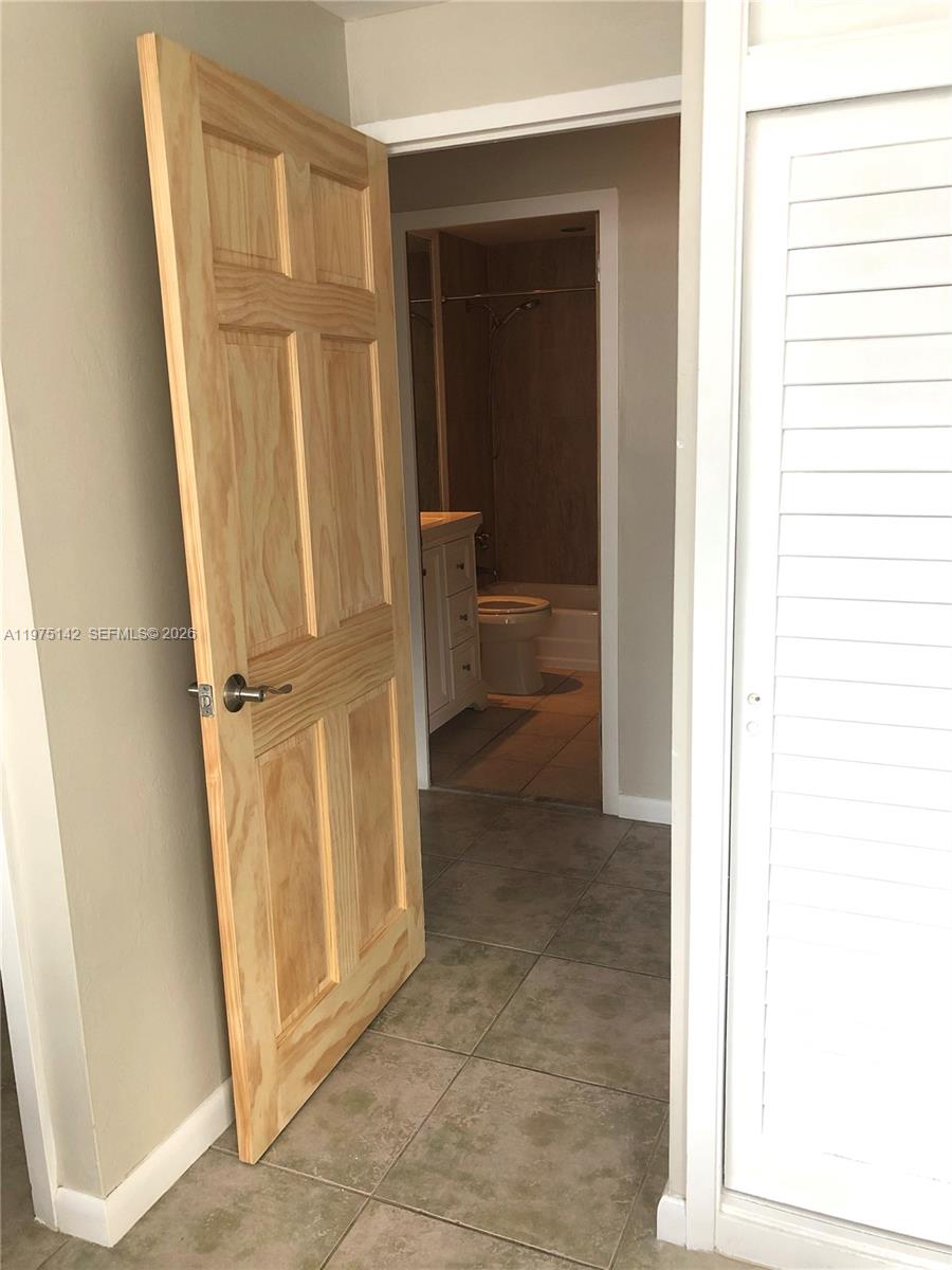 BRICKELL BAY TOWER CONDO - Residential