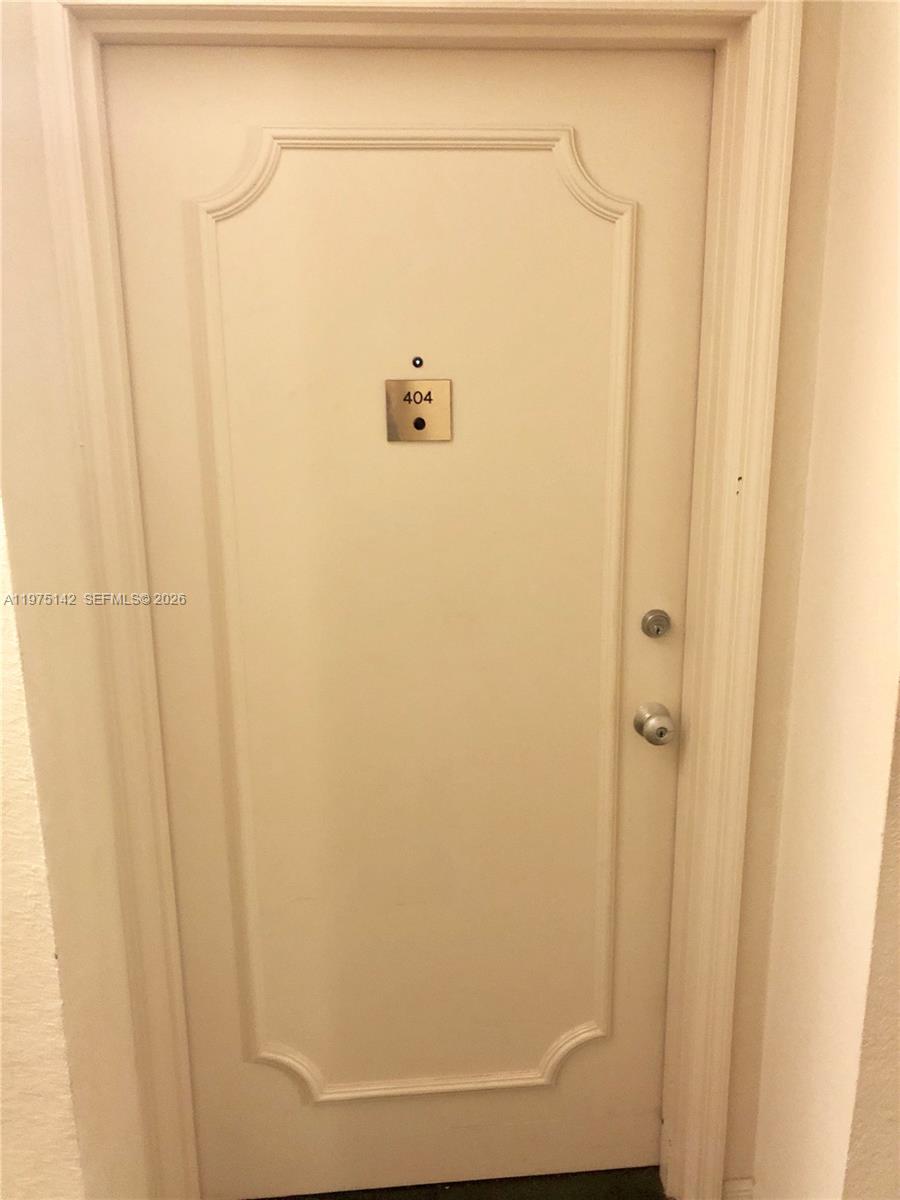 BRICKELL BAY TOWER CONDO - Residential