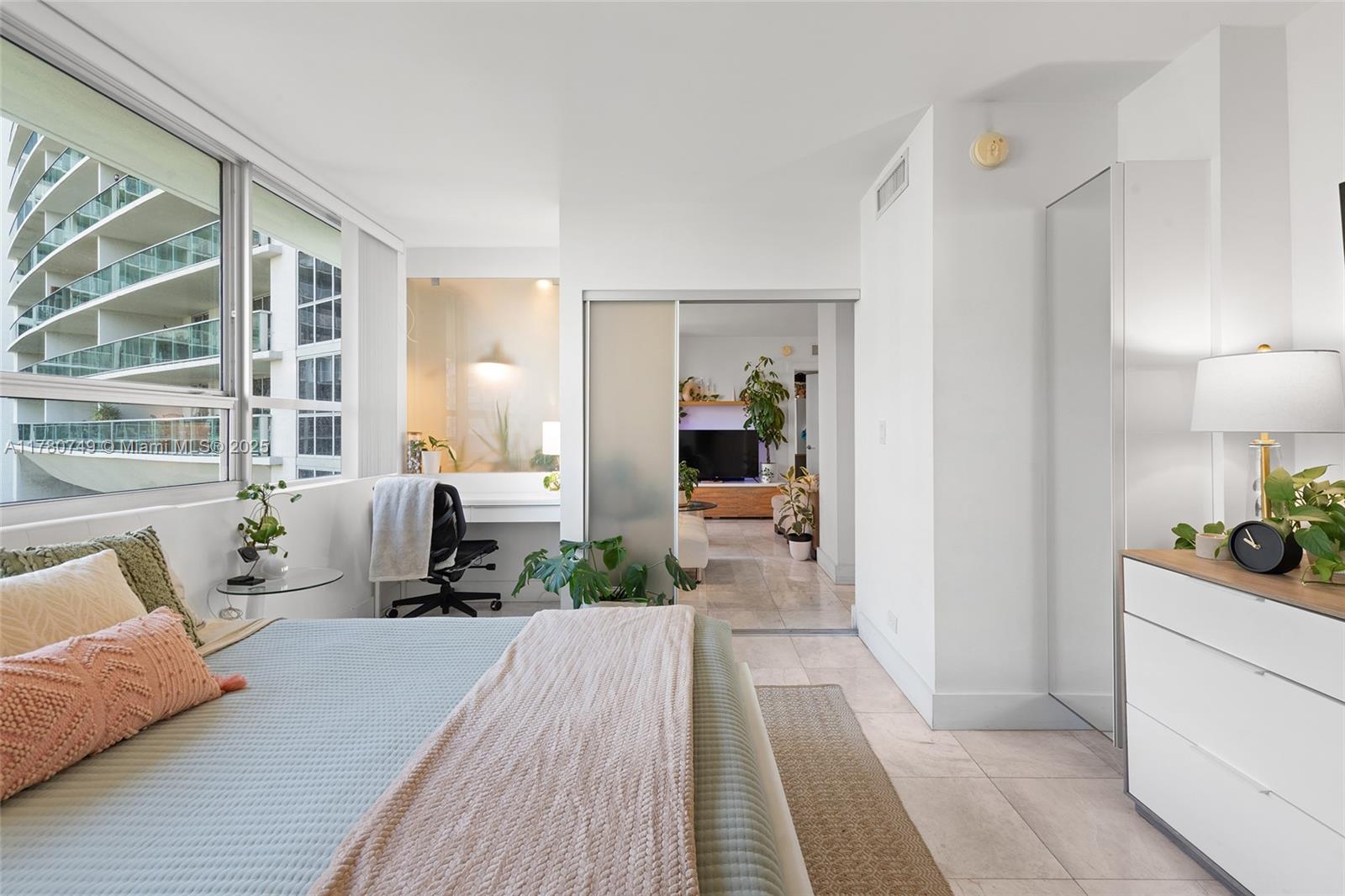 FLAMINGO SOUTH BEACH I CO - Residential