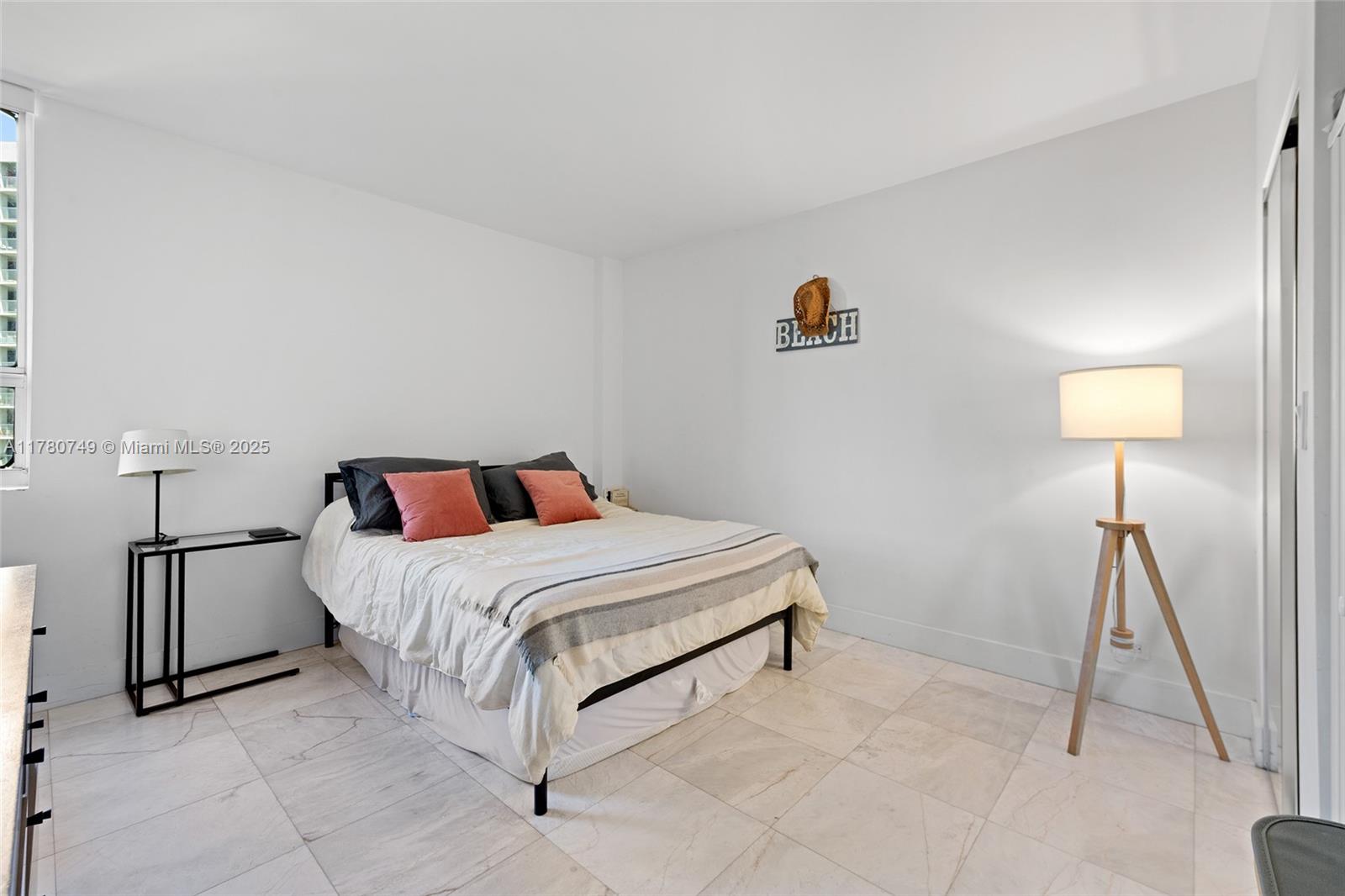 FLAMINGO SOUTH BEACH I CO - Residential