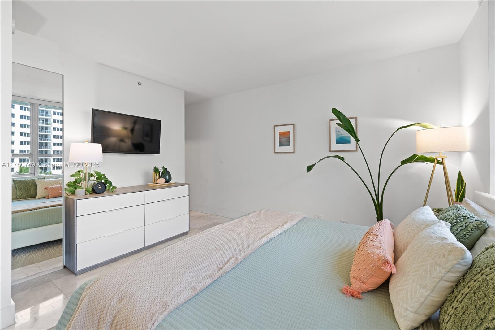 FLAMINGO SOUTH BEACH I CO - Residential