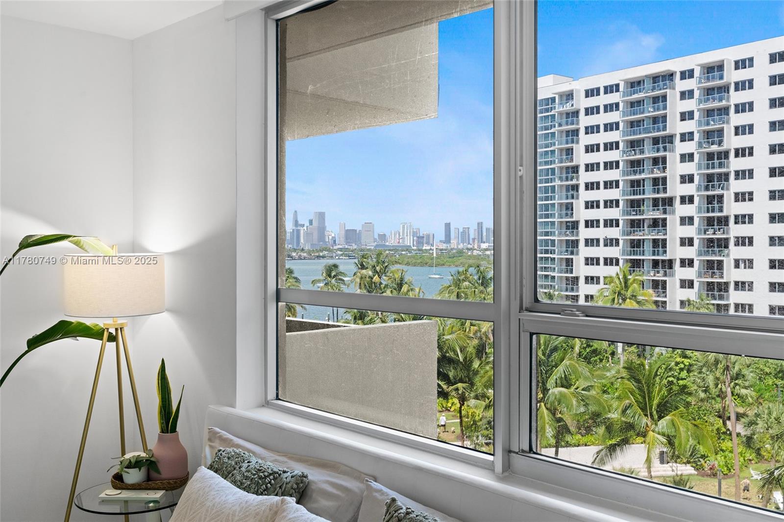 FLAMINGO SOUTH BEACH I CO - Residential