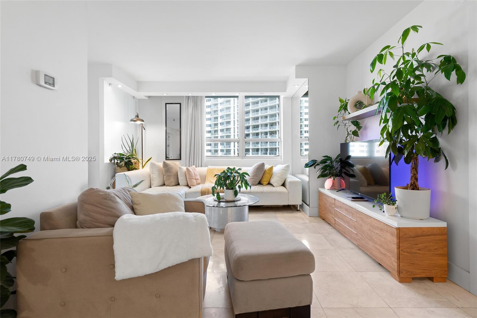 FLAMINGO SOUTH BEACH I CO - Residential