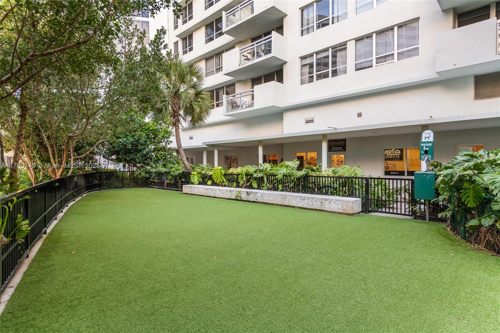 FLAMINGO SOUTH BEACH I CO - Residential