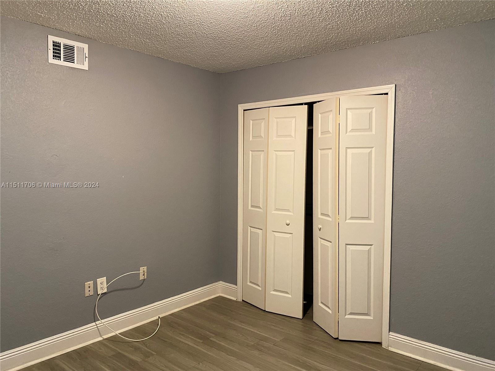 VISIONS AT FOUNTAINBLEAU - Residential