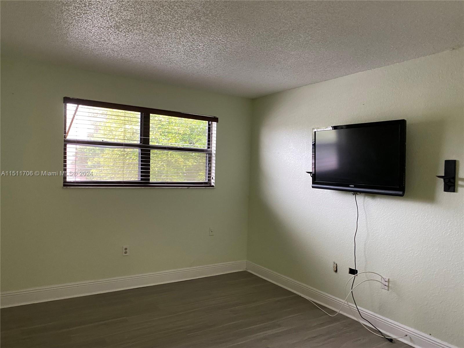 VISIONS AT FOUNTAINBLEAU - Residential