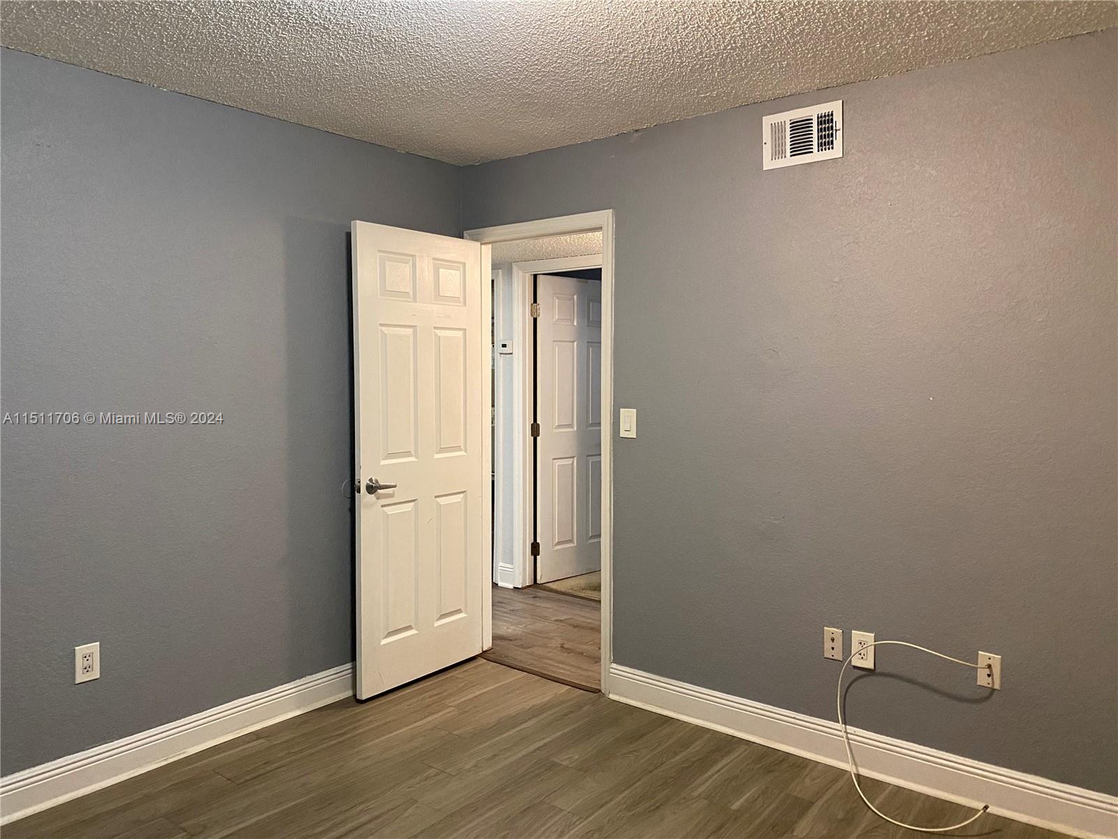 VISIONS AT FOUNTAINBLEAU - Residential