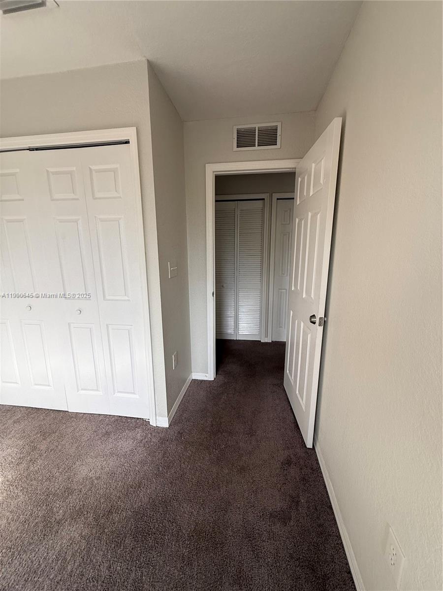 COUNTRY CLUB VILLAS TH CO - Residential Lease