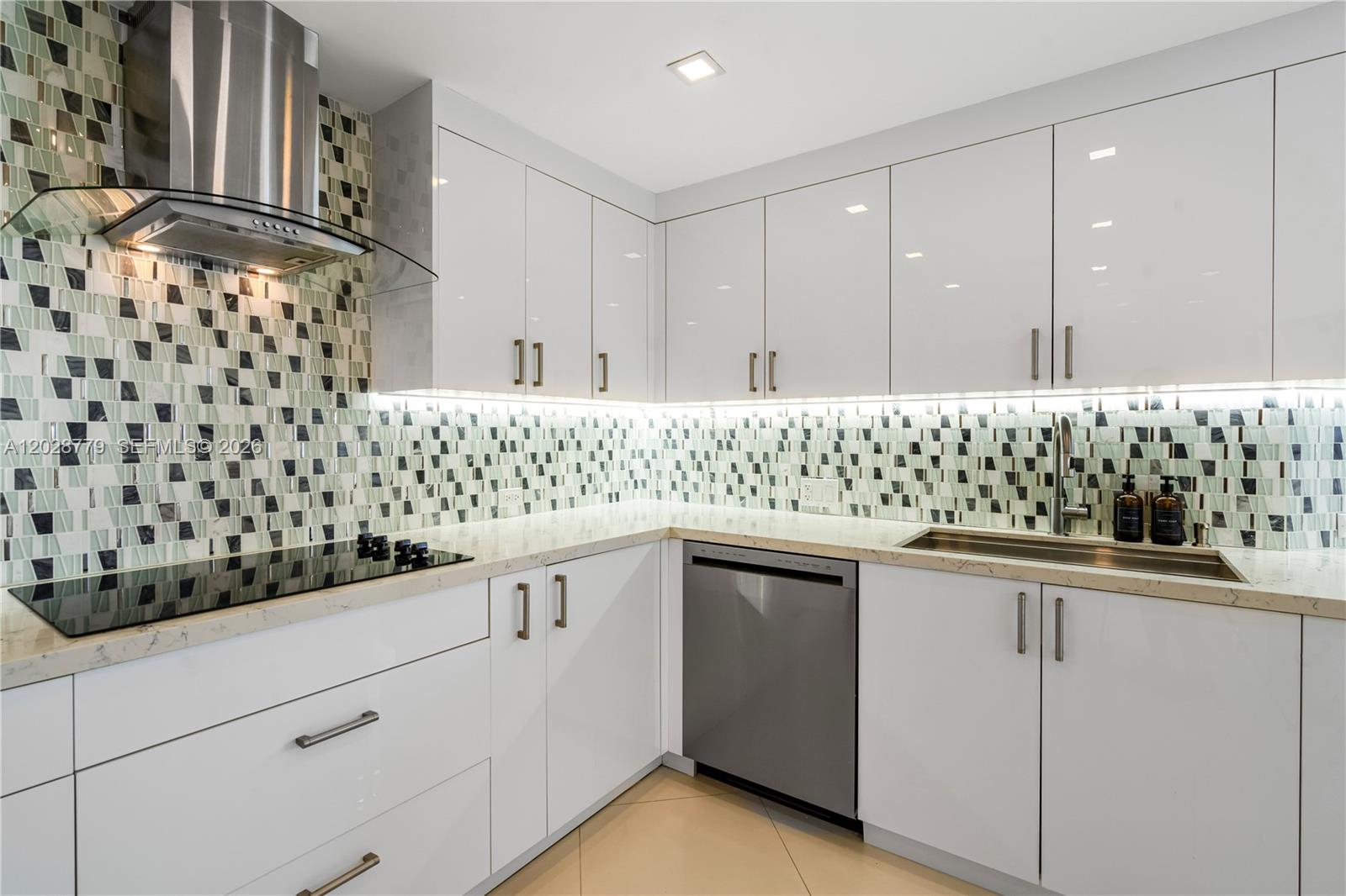 2800 ISL BLVD WILLIAMS IS - Residential