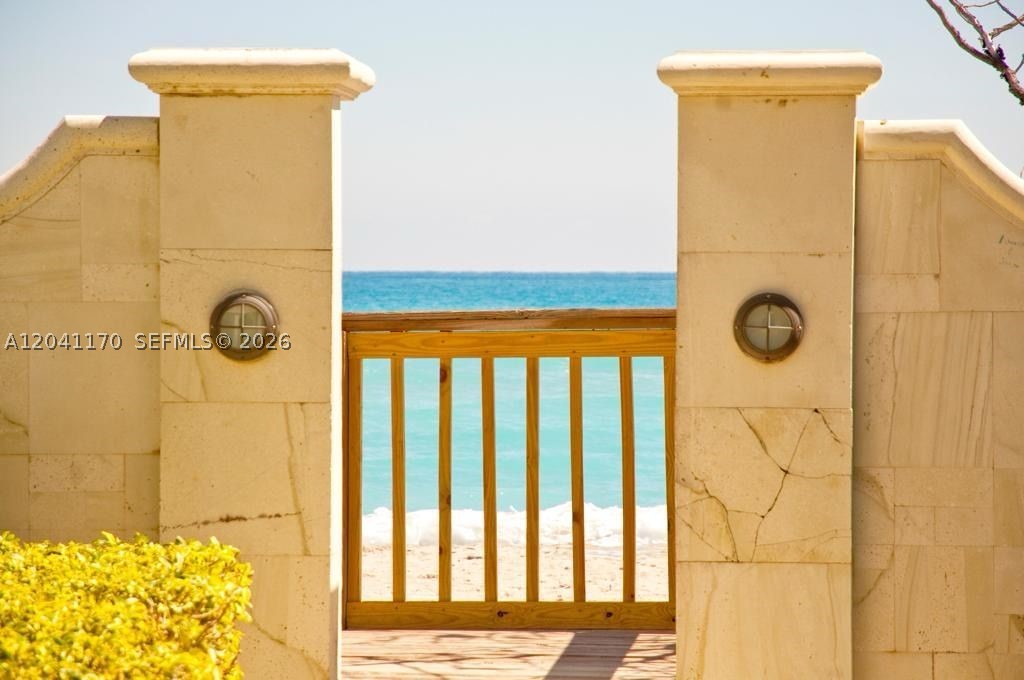 TIDES ON HOLLYWOOD BEACH - Residential
