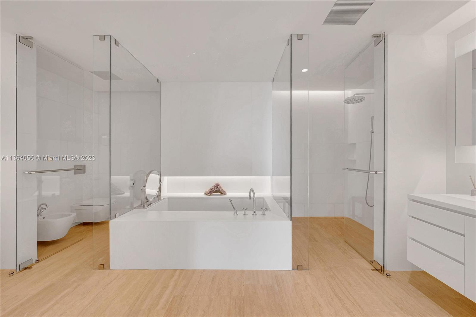 SURF CLUB CONDO - Residential