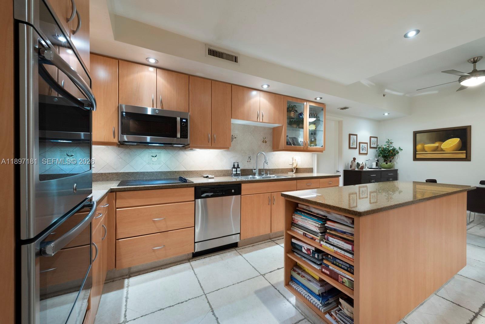 LAKE TOWER CONDO - Residential