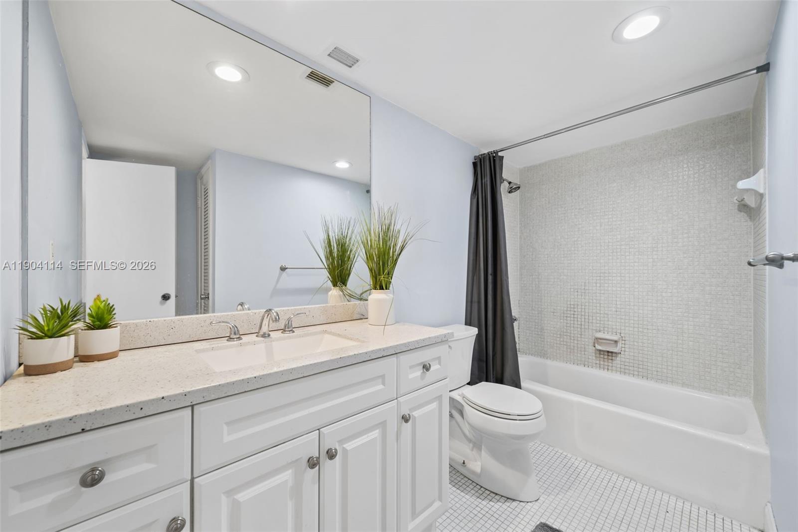 OCEANVIEW BUILDING A COND - Residential