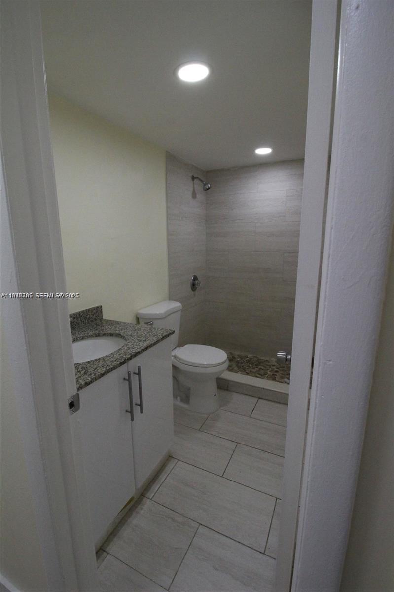 NEW WORLD CONDO APTS II - Residential