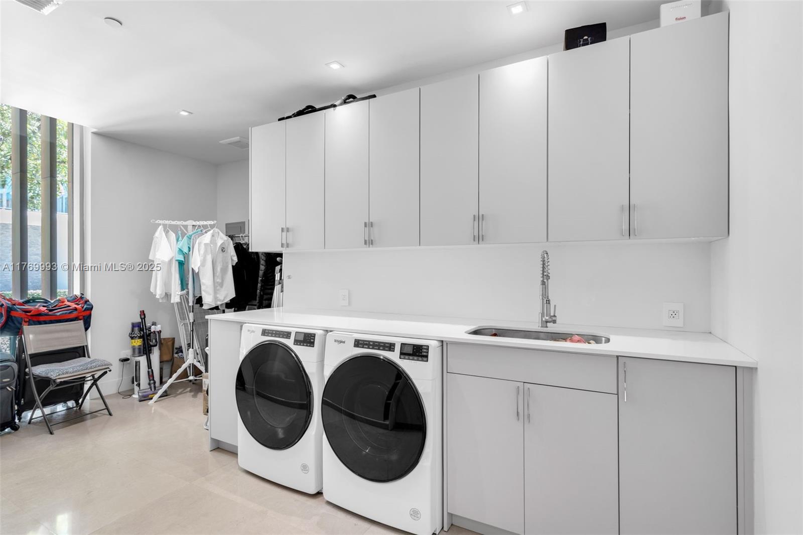 OCEANA KEY BISCAYNE CONDO - Residential Lease