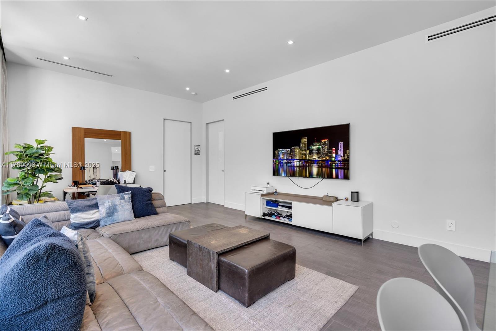 OCEANA KEY BISCAYNE CONDO - Residential Lease