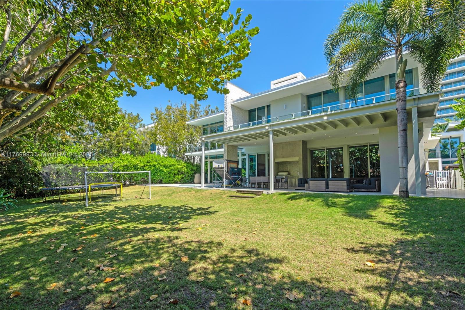 OCEANA KEY BISCAYNE CONDO - Residential Lease