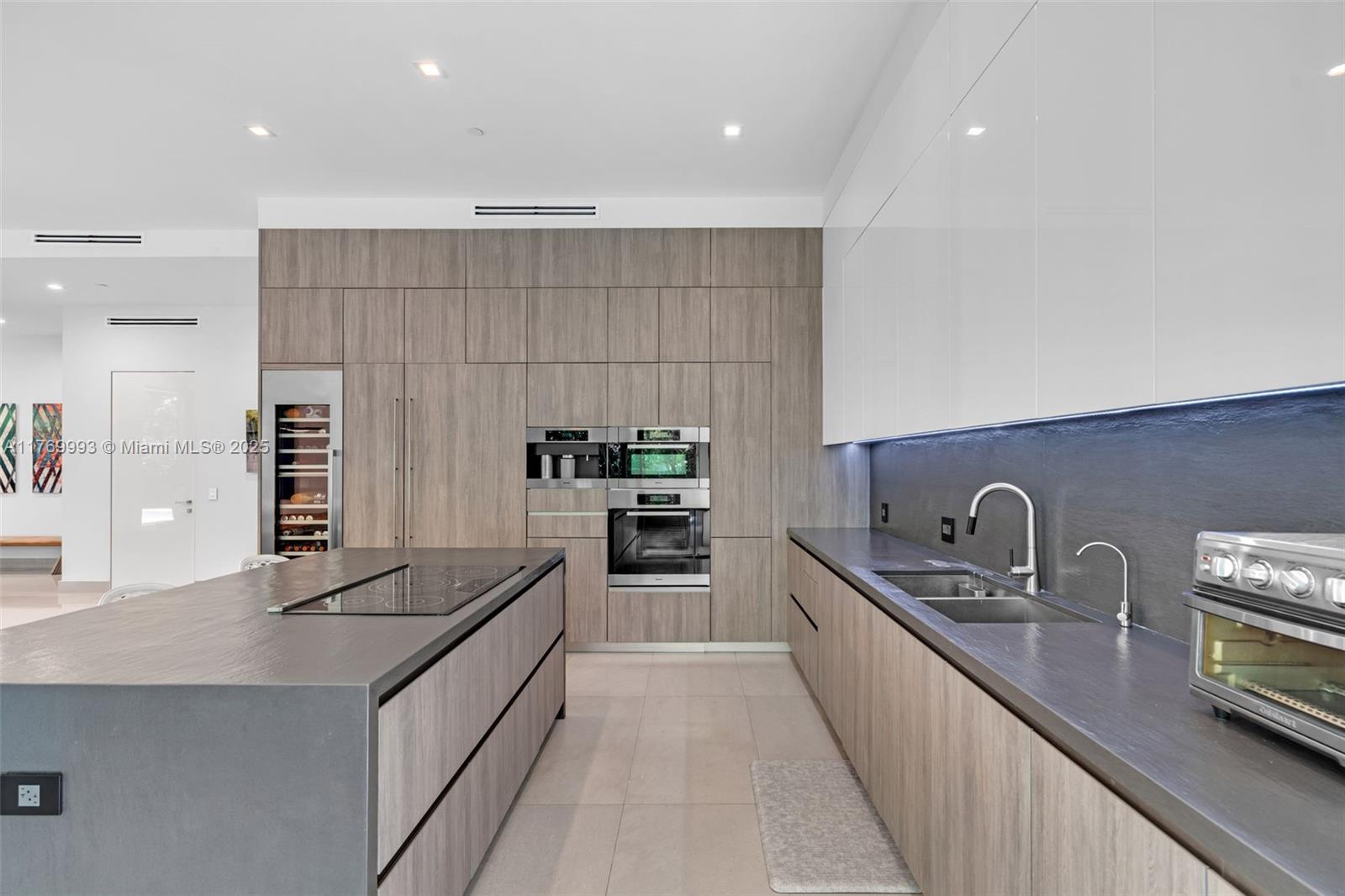OCEANA KEY BISCAYNE CONDO - Residential Lease