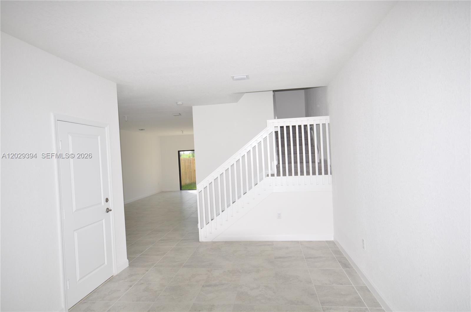 COCO PALM VILLAS - Residential Lease