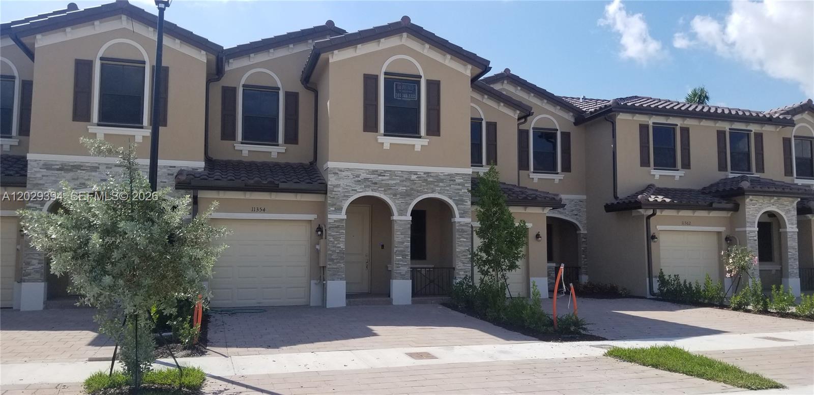 COCO PALM VILLAS - Residential Lease