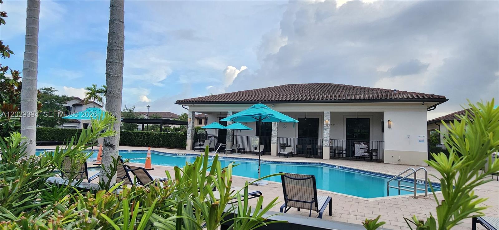 COCO PALM VILLAS - Residential Lease