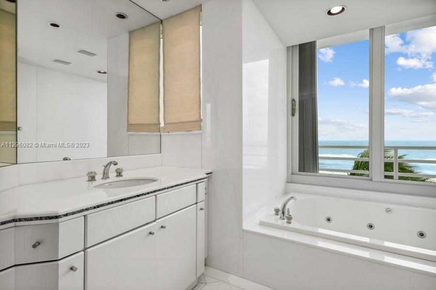 PRESIDENTIAL PLACE CONDO - Residential