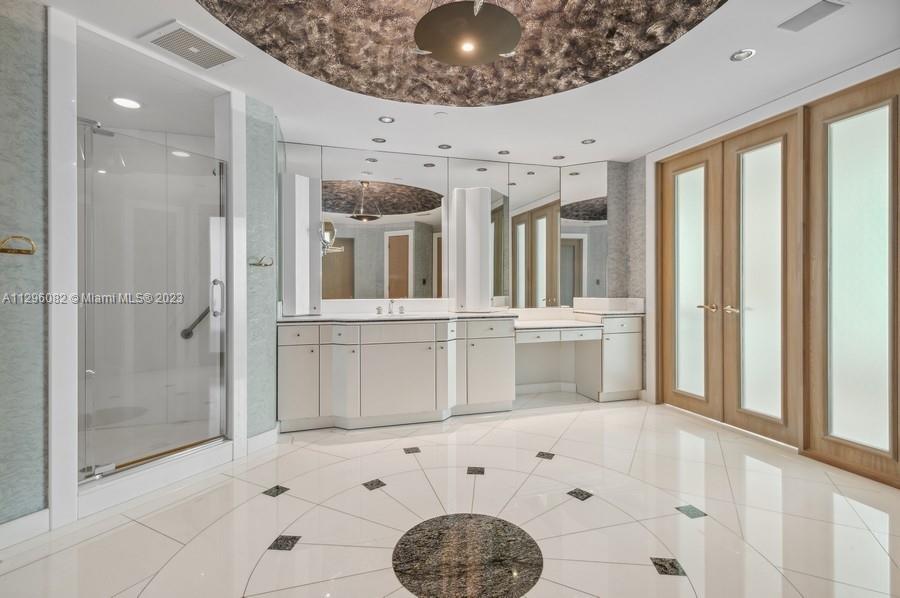 PRESIDENTIAL PLACE CONDO - Residential