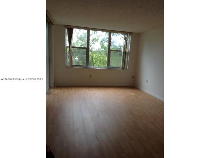 GREYNOLDS PARK CLUB CONDO - Residential