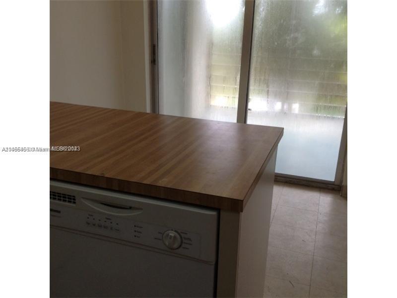 GREYNOLDS PARK CLUB CONDO - Residential