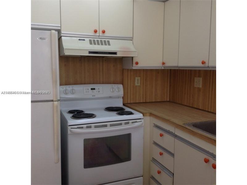 GREYNOLDS PARK CLUB CONDO - Residential