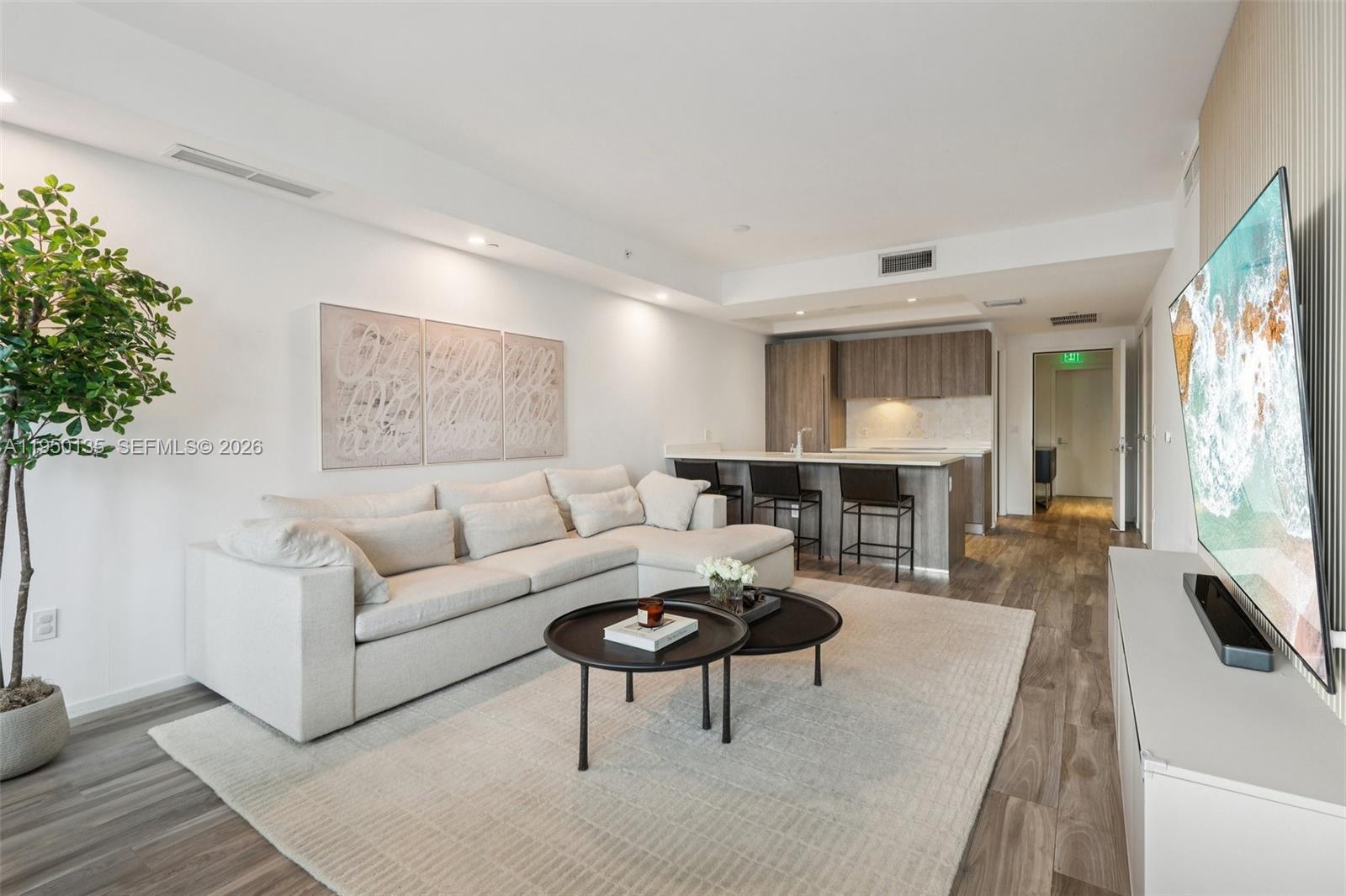 801 SMA RESIDENCES CONDO - Residential