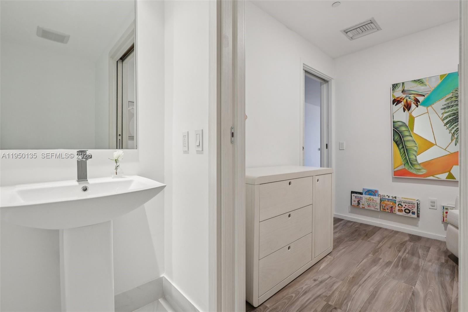 801 SMA RESIDENCES CONDO - Residential