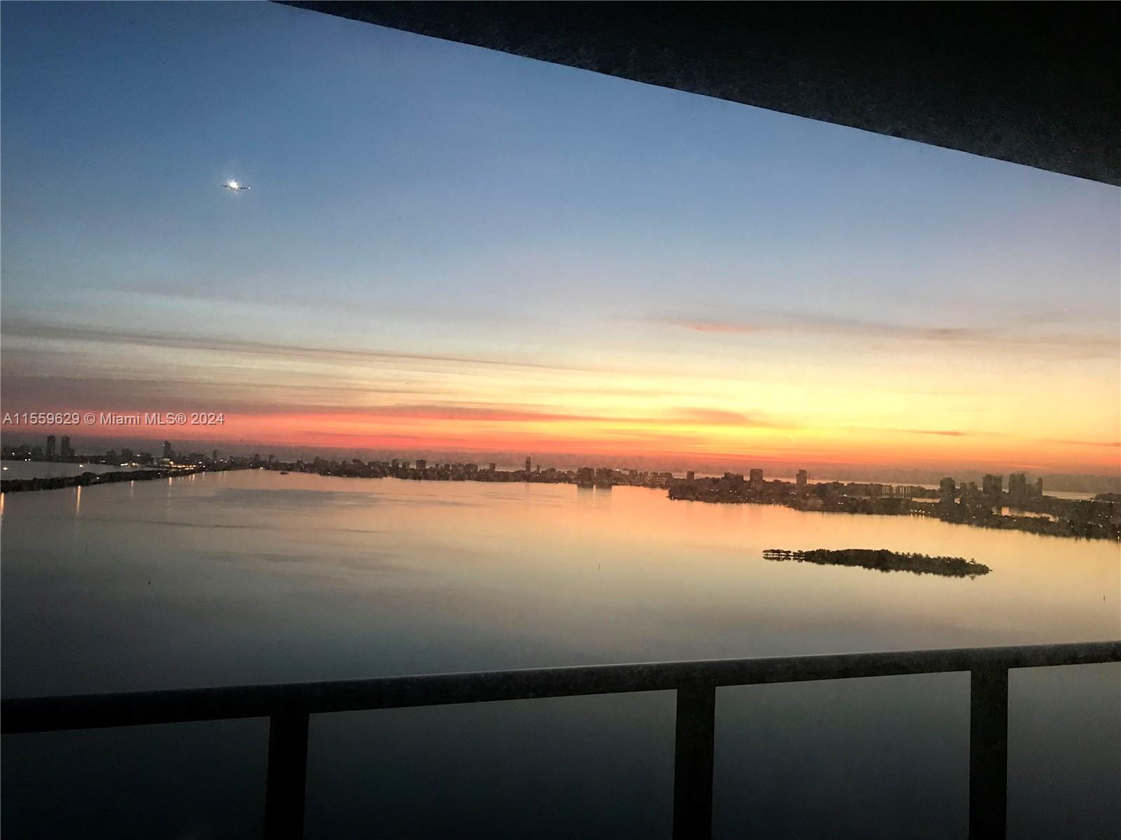 ICON BAY CONDO - Residential Lease