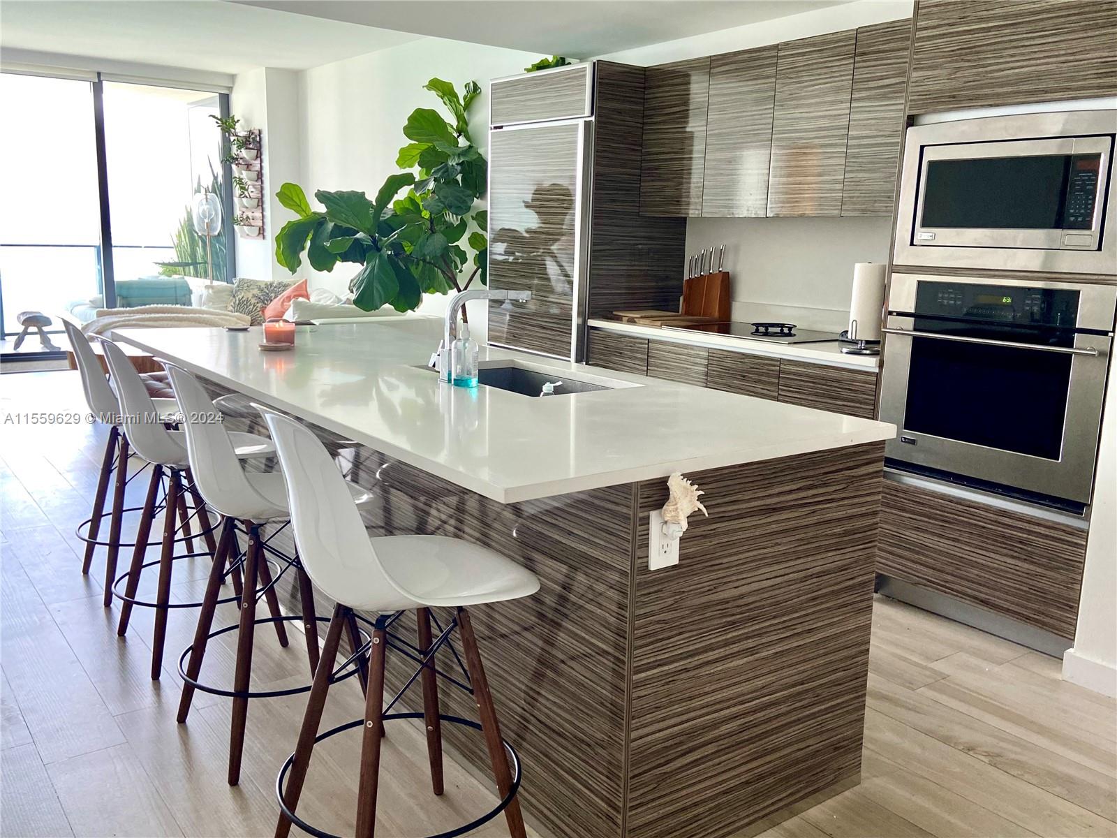 ICON BAY CONDO - Residential Lease