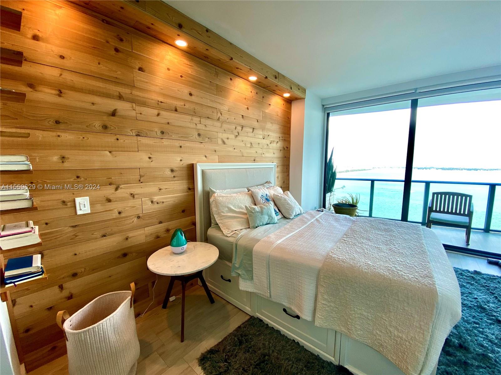 ICON BAY CONDO - Residential Lease